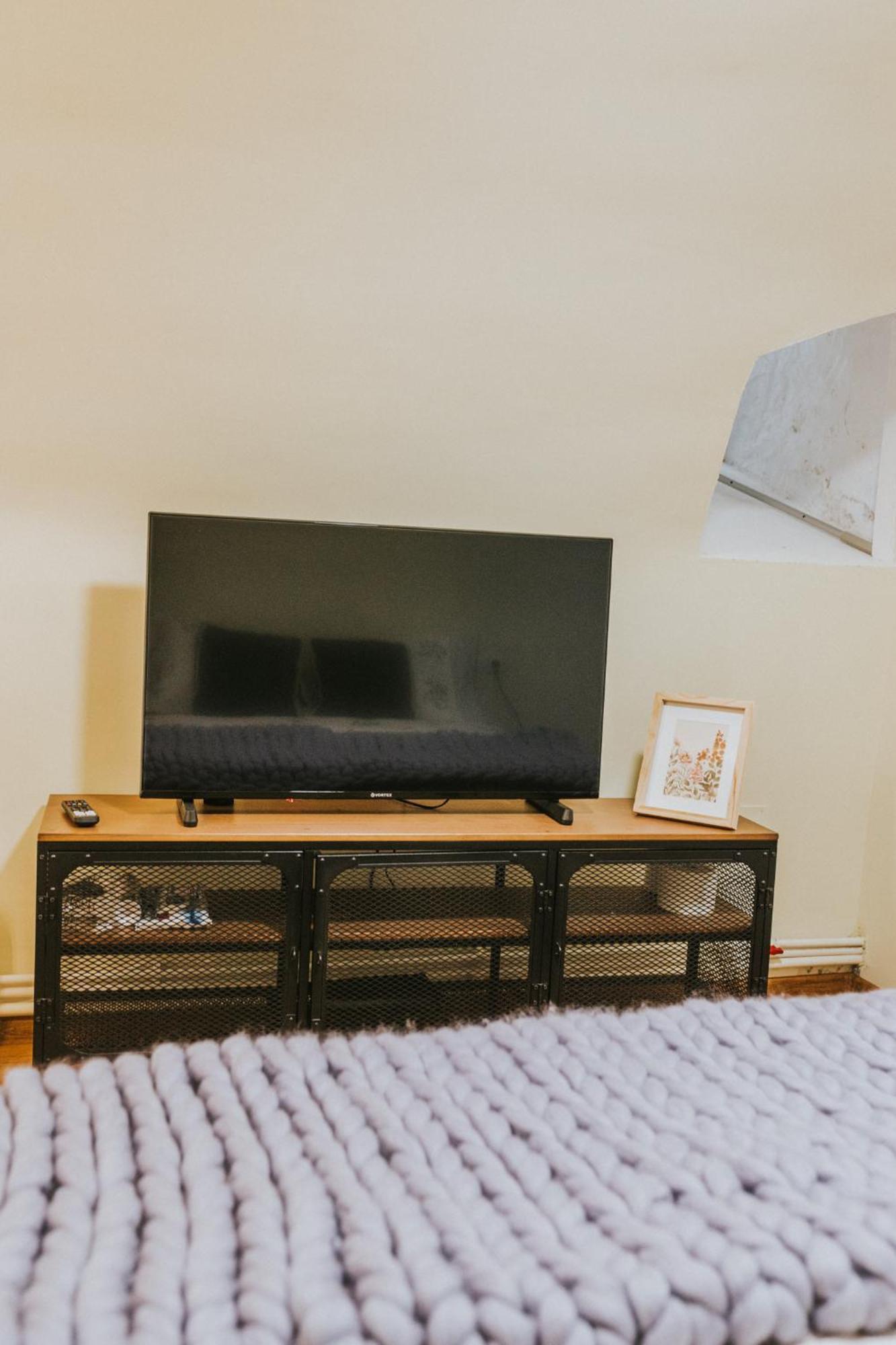 Locart -Cozy Downtown Apartment, Near Black Church With Free Wi-Fi บราชอฟ ภายนอก รูปภาพ